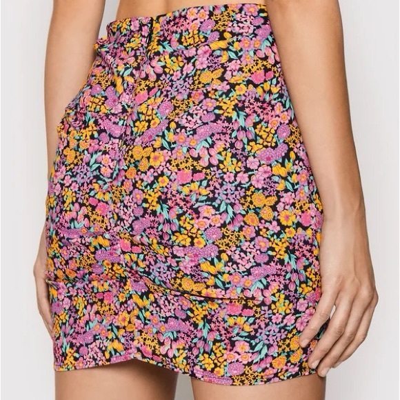 For Love & Lemons Floral Ruched Mini Skirt - Picture 2 of 8